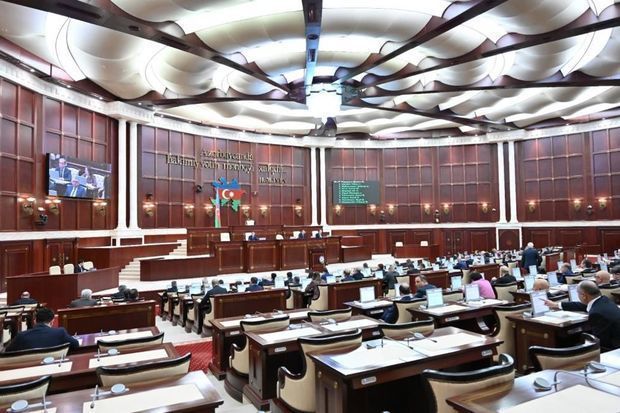 Milli Məclisin iclası başlayıb, gündəlikdə 18 məsələ var