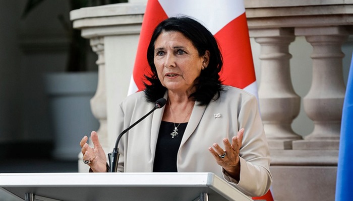 “Mən heç yerə getmirəm, istefa vermirəm” - Zurabişvili