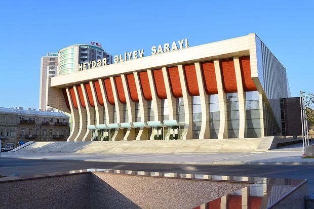 Heydər Əliyev Sarayında yüksək vəzifəli şəxs işdən çıxdı