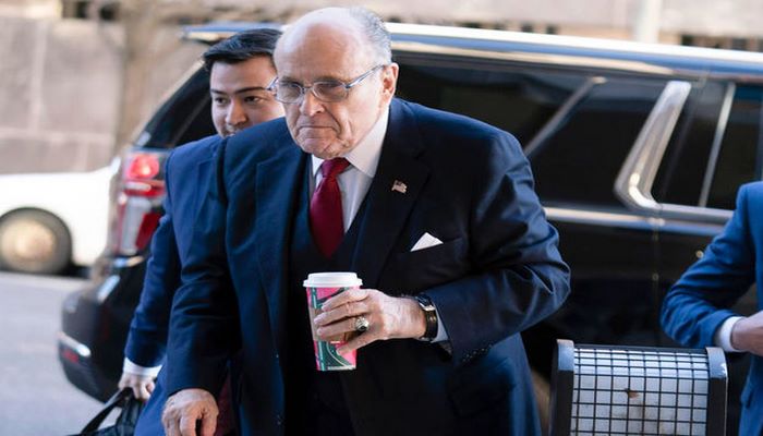 Vaşinqton məhkəməsi Trampın keçmiş vəkilinə “ölüm cəzası” kimi cərimə kəsdi