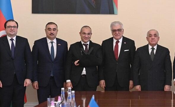 Mikayıl Cabbarovun qoluna nə olub?