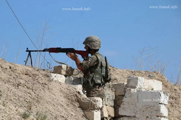 Mövqeyimiz atəşə tutuldu, hərbçimiz yaralandı