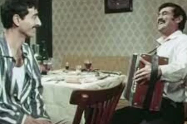 Hacı İsmayılov “Ad günü” filminin qəhrəmanlarının 37 ildən sonra baş tutan görüşü barədə DANIŞDI - VİDEO