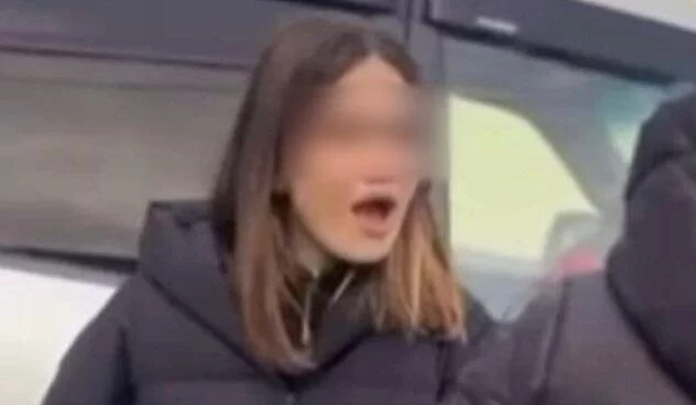 Bakıda yeniyetməyə qarşı zorakılıq edən məktəbli: “Vecimə deyil” (VİDEO)