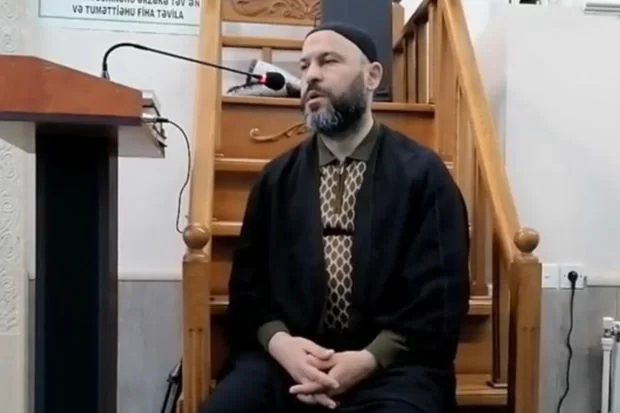 Bakıda məsciddən oğurluq: Axundun seyfindən götürdüyü pulları gecə klubunda xərclədi