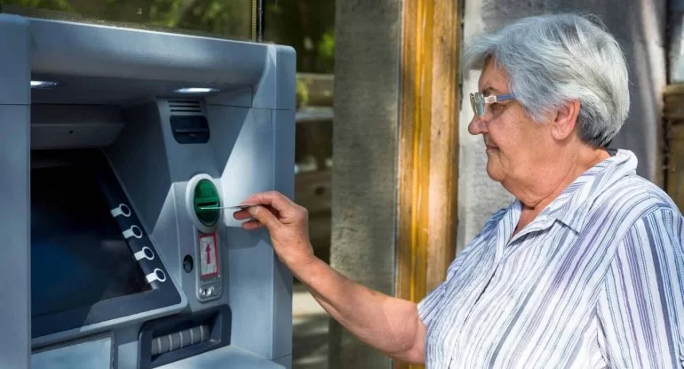 Azərbaycanda qadınların pensiya yaşı artırılır