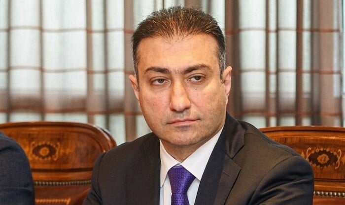 Bayramov Vüqar Qurbanovun qohumunu vəzifədən azad etdi