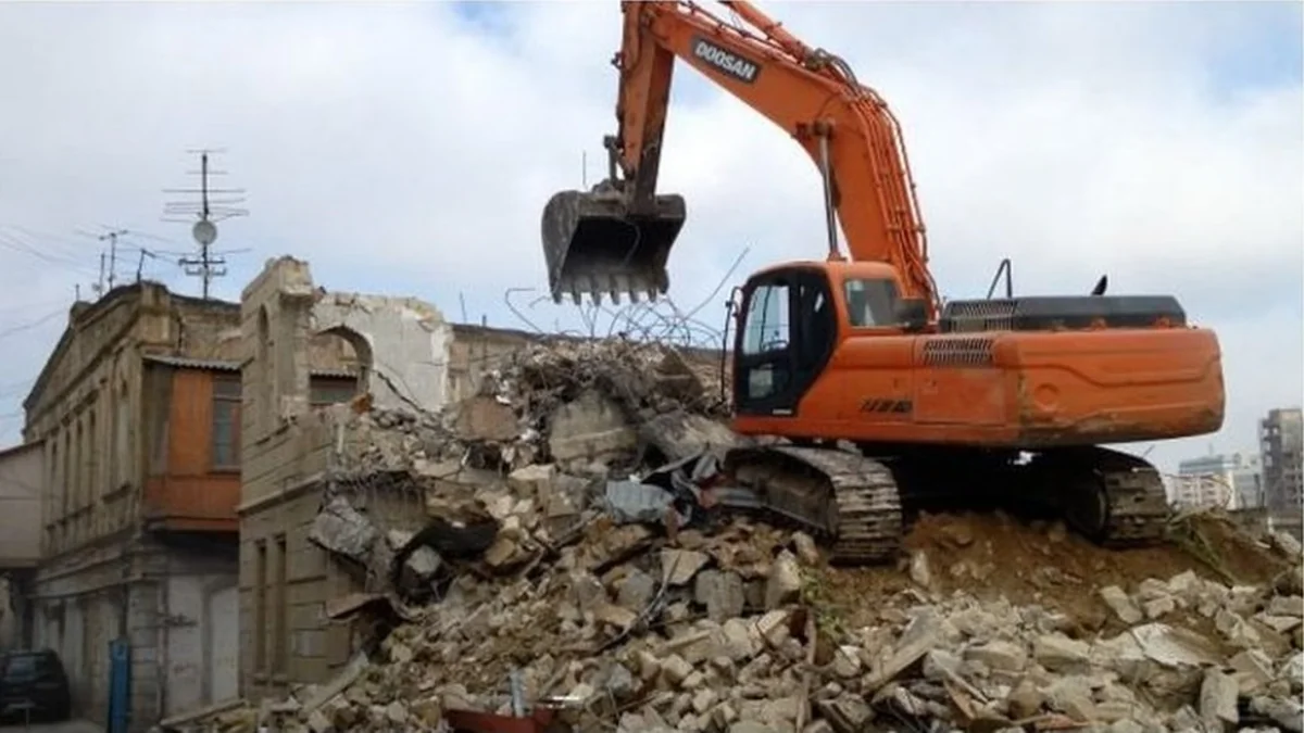 Bakının bu ərazisində 52 qəzalı bina söküləcək: Kompensasiya məbləği açıqlandı