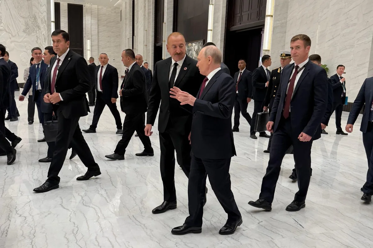 İlham Əliyev Bişkekdə Vladimir Putin ilə söhbət etdi - FOTO
