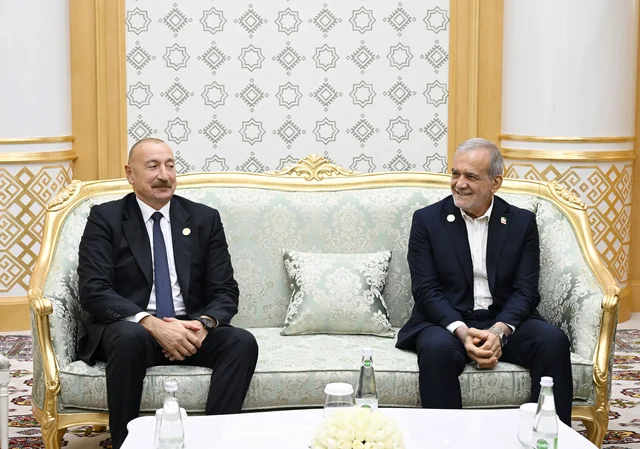 Türkmənbaşı şəhərində İlham Əliyevin Məsud Pezeşkianla görüşü keçirilib - Foto/Video