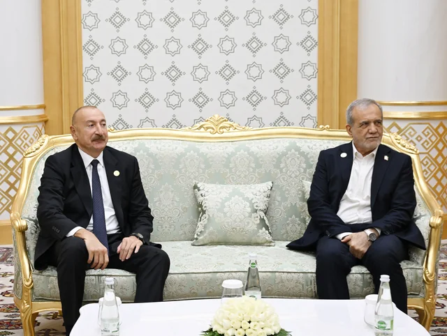 Türkmənbaşı şəhərində İlham Əliyevin Məsud Pezeşkianla görüşü keçirilib - Foto/Video