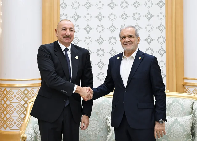 Türkmənbaşı şəhərində İlham Əliyevin Məsud Pezeşkianla görüşü keçirilib - Foto/Video