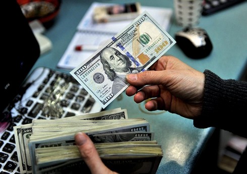 ABŞ 10 ildə idxal rüsumlarından 6 trilyon dollar gəlir əldə edəcək