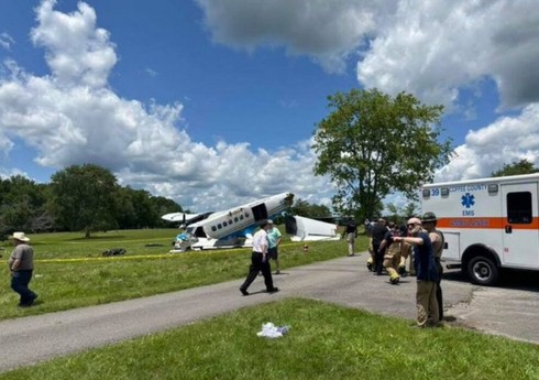 ABŞ-də sərnişin təyyarəsi qəzaya uğrayıb, xəsarət alanlar var