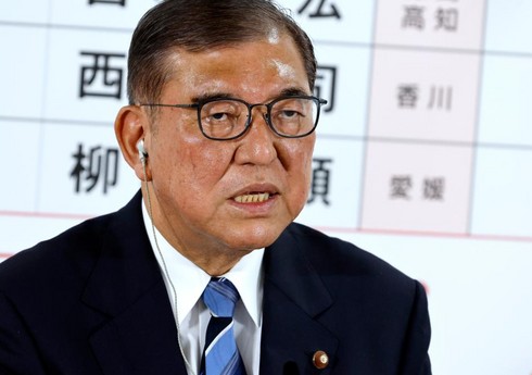 ABŞ ilə sazişin ardından Yaponiyanın baş naziri istefa barədə düşünür