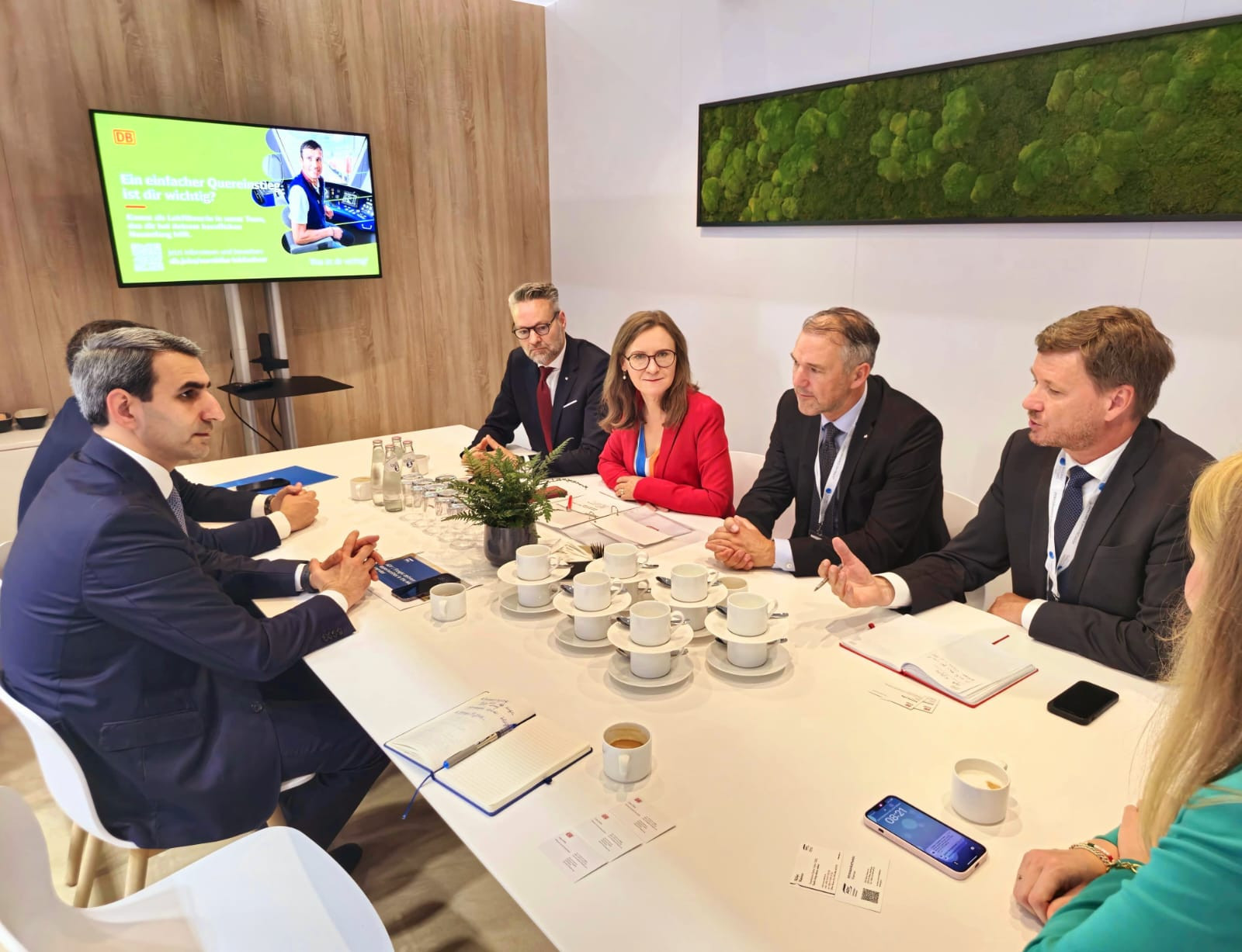ADY rəhbərliyi “InnoTrans” beynəlxalq sərgisində Orta Dəhlizin perspektivlərini müzakirə edib