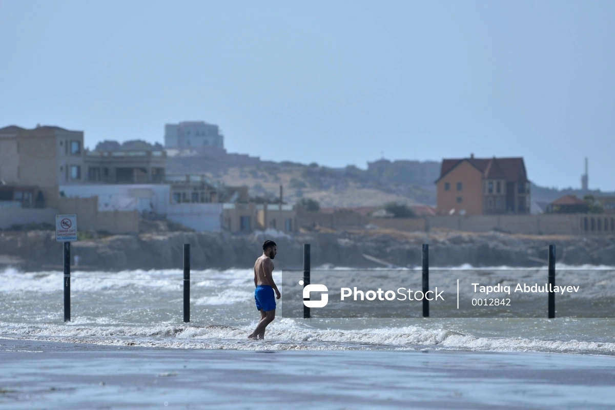 Açıq-aydın ölümə gedənlər: Küləkli havada dənizdə çimmək təhlükəlidir - VİDEO