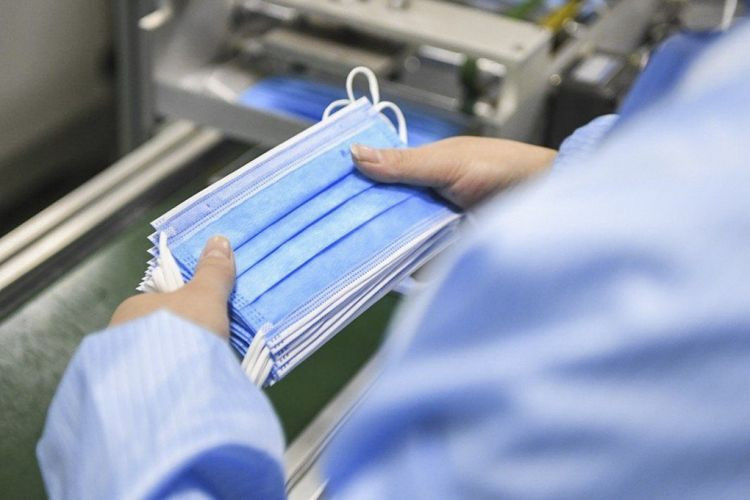 Azərbaycana tibbi maska  istehsalı üçün idxal edilən xammalın gömrük rüsumundan azad edilmə müddəti 3 il uzadılıb