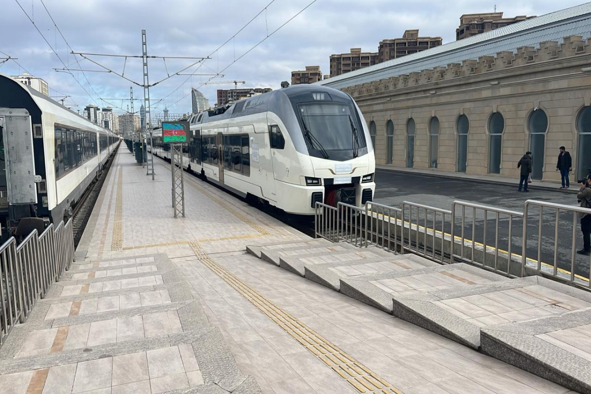 Azərbaycanda dəmir yolu ilə sərnişin daşımaları 20%-dən çox artıb