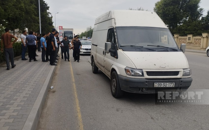 Azərbaycanda mikroavtobus vəzifəli şəxsi vurub öldürdü