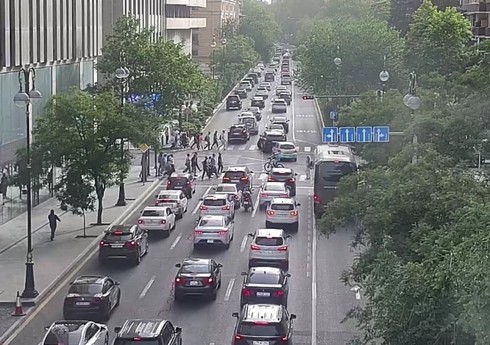 Bakıda 16 istiqamətdə sıxlıq var - SİYAHI