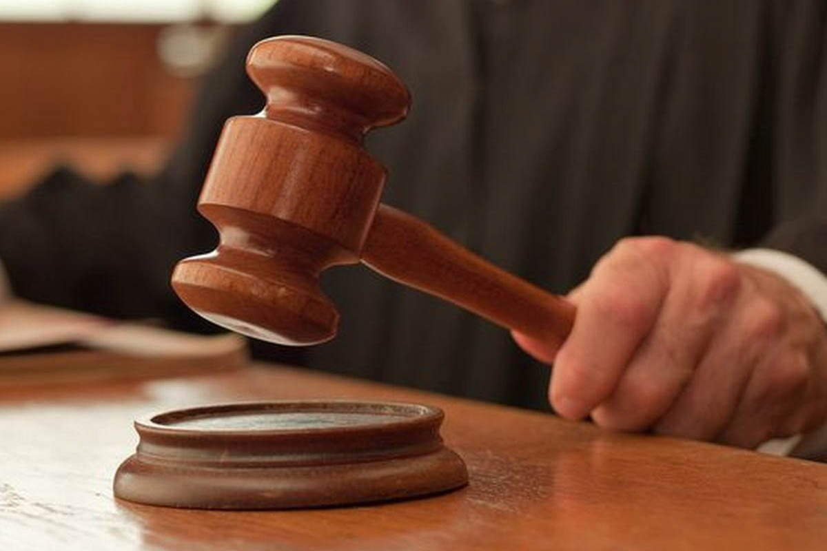 Bakıda mənzilə qumbara qoyaraq soyğunçuluqda təqsirləndirilən şəxsə hökm oxunub