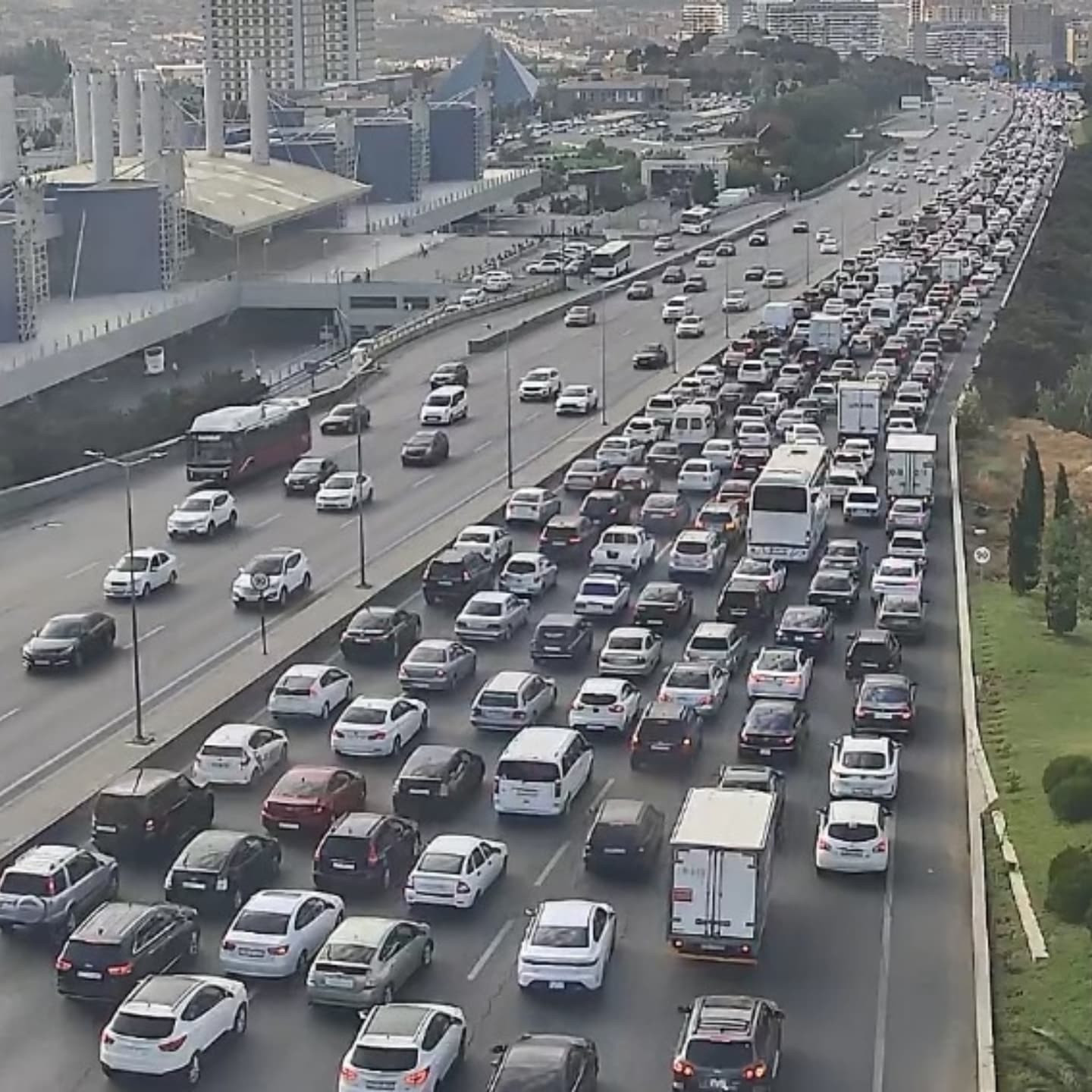 Bakıda sıxlıq olan yollar - SİYAHI