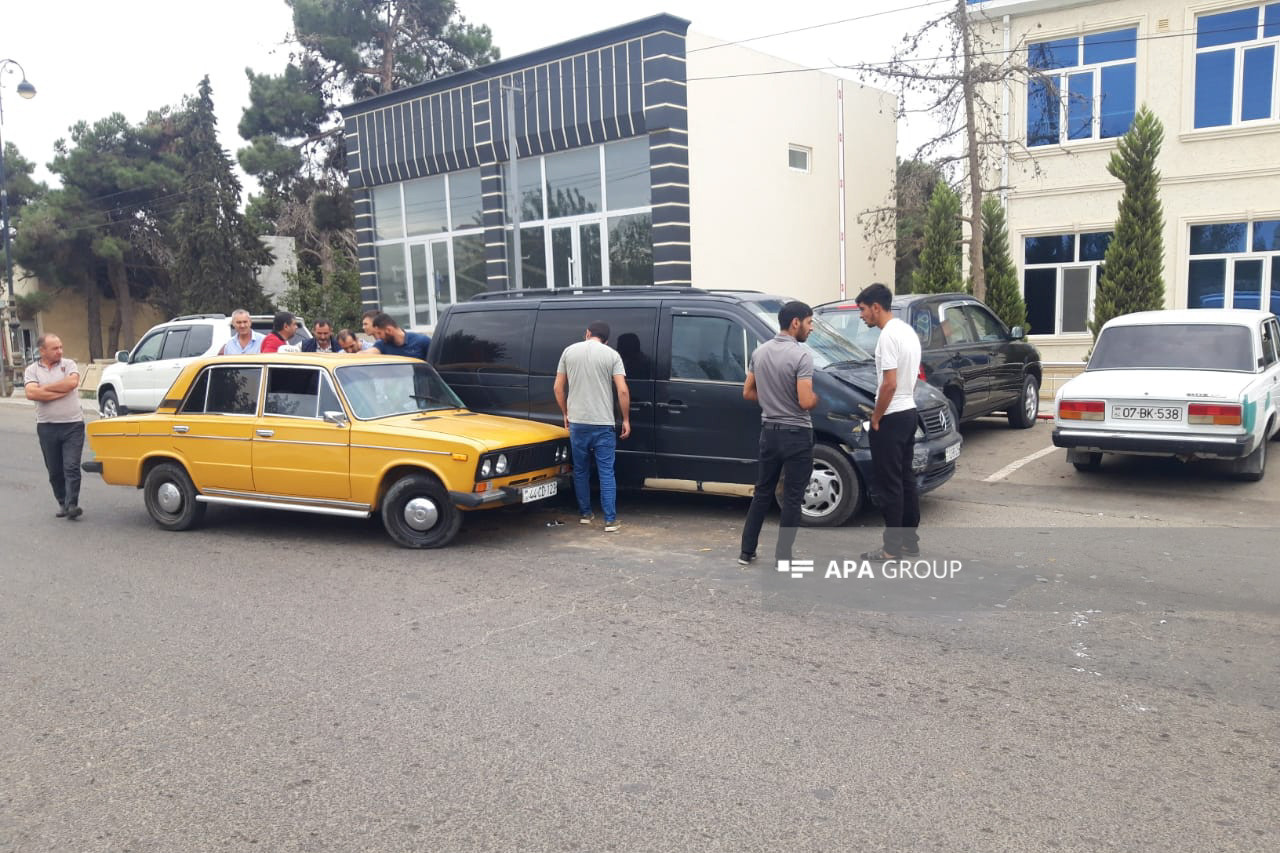 Biləsuvarda yol qəzası olub, xəsarət alan var - FOTO