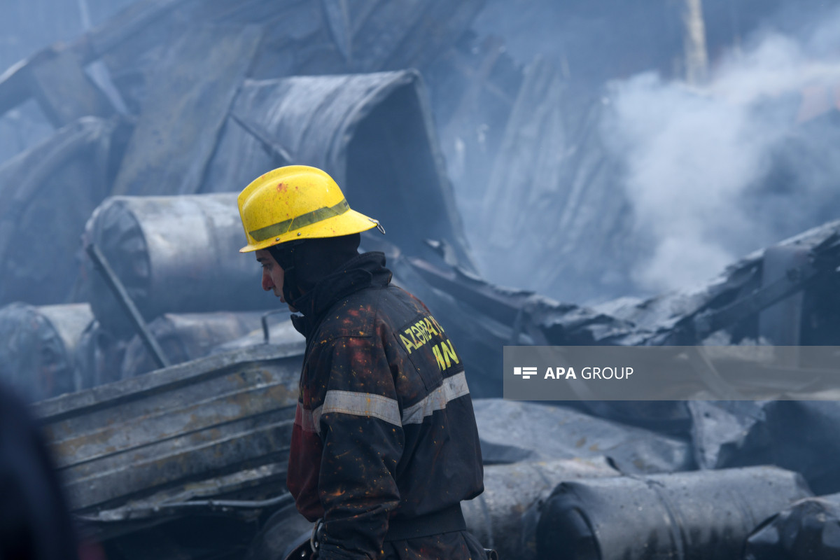 Binəqədidə ev yanıb