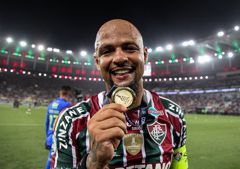 Braziliya millisinin və "Qalatasaray"ın 41 yaşlı sabiq futbolçu karyerasını başa vurub