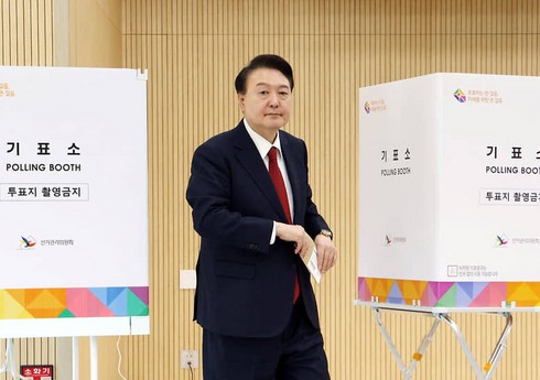 Cənubi Koreyada prezident seçkilərinin əsas səsvermə günü keçirilir