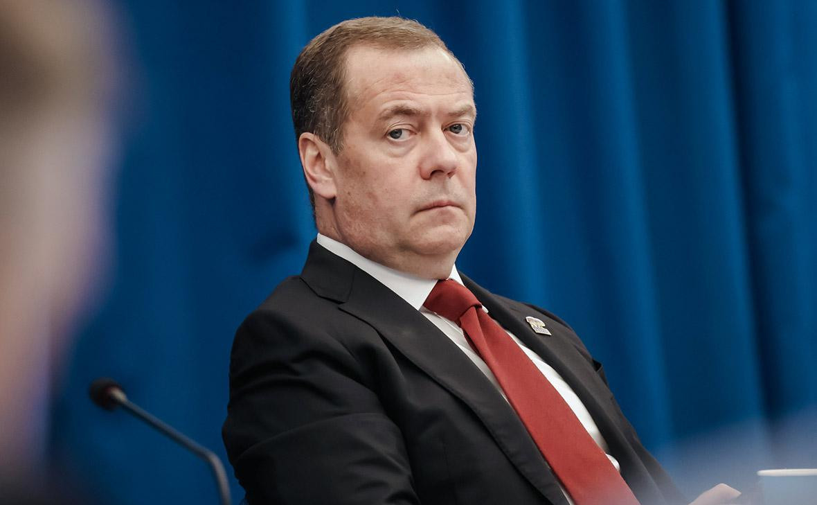 Dmitri Medvedev Trampa cavab verib: Rusiya hər şeydə haqlıdır və öz yoluna davam edəcək