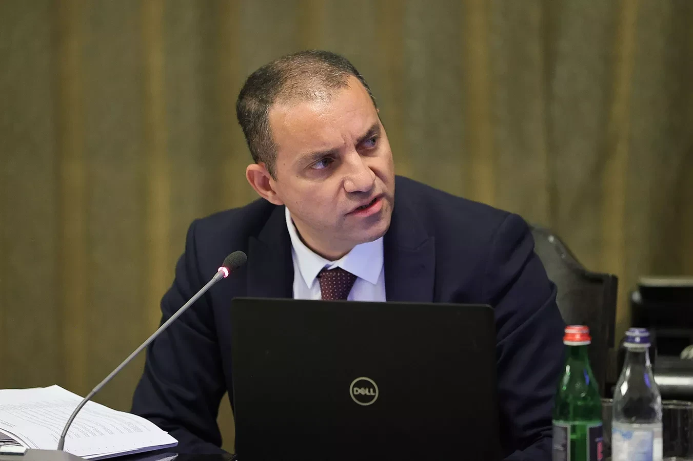 Ermənistanda keçmiş nazirin ölkədən çıxışına icazə verilməyib