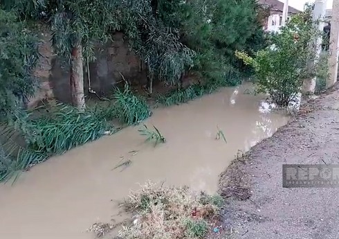 Hacıqabulda leysan nəticəsində 300-dən çox ev su içində qalıb
