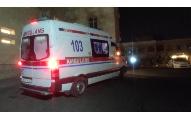 Hacıqabulda minik avtomobili qəzaya uğrayıb, bir nəfər ölüb