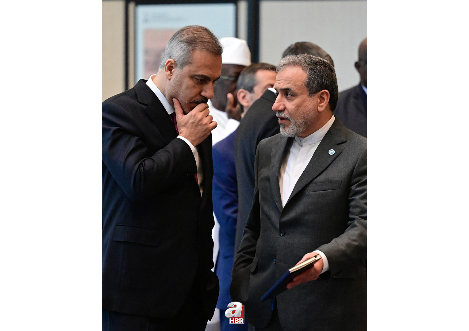 Hakan Fidan Araqçi ilə görüşüb