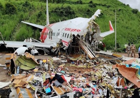 Hindistanda 130 nəfərin olduğu sərnişin təyyarəsi qəzaya uğrayıb