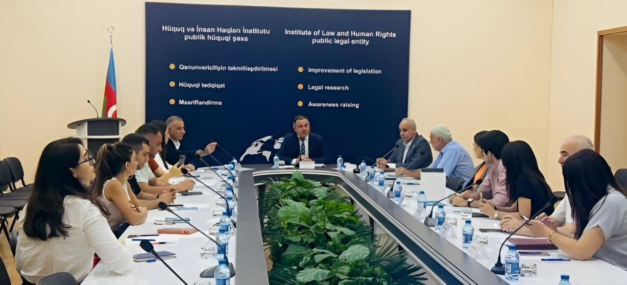 Hüquq və İnsan Haqları İnstitutunda jurnalistlərlə görüş keçirildi - FOTO