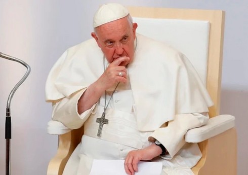 İki tərəfli pnevmoniya keçirən Papa Fransisk kəskin tənəffüs çatışmazlığından əziyyət çəkir