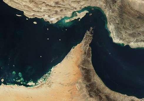 İran Hörmüz boğazını bağlamağı düşünür