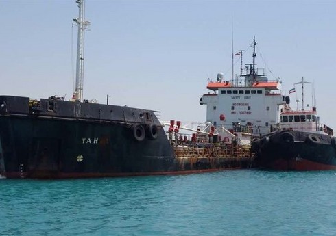 İran Oman dənizində qaçaqmal daşıyan neft tankerini saxlayıb