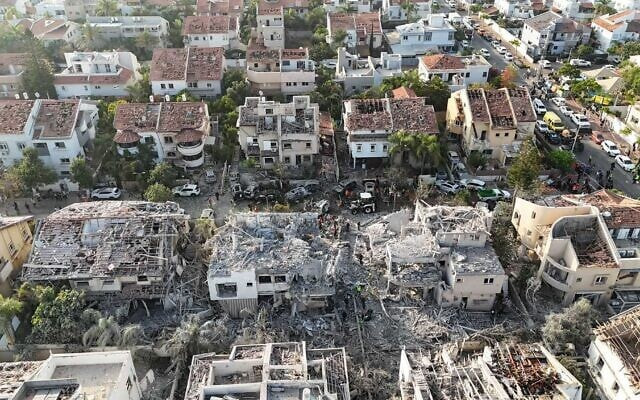 İranın İsrailə raket hücumundan sonra Rişon-Leziona dəyən ziyanın dron görüntüləri yayılıb - FOTO
