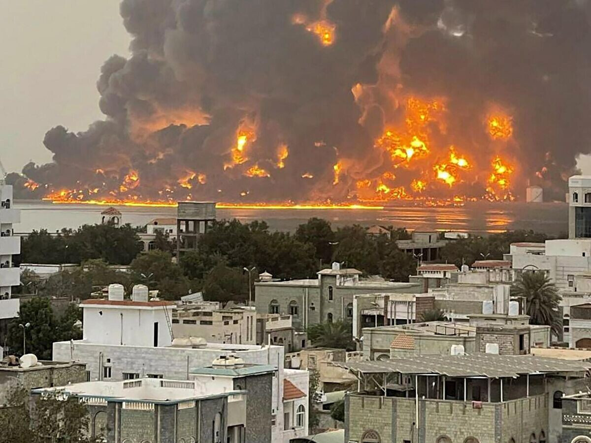 İsrail husilərin neft anbarlarına zərbələr endirib, 4 nəfər ölüb, 29 nəfər yaralanıb - YENİLƏNİB