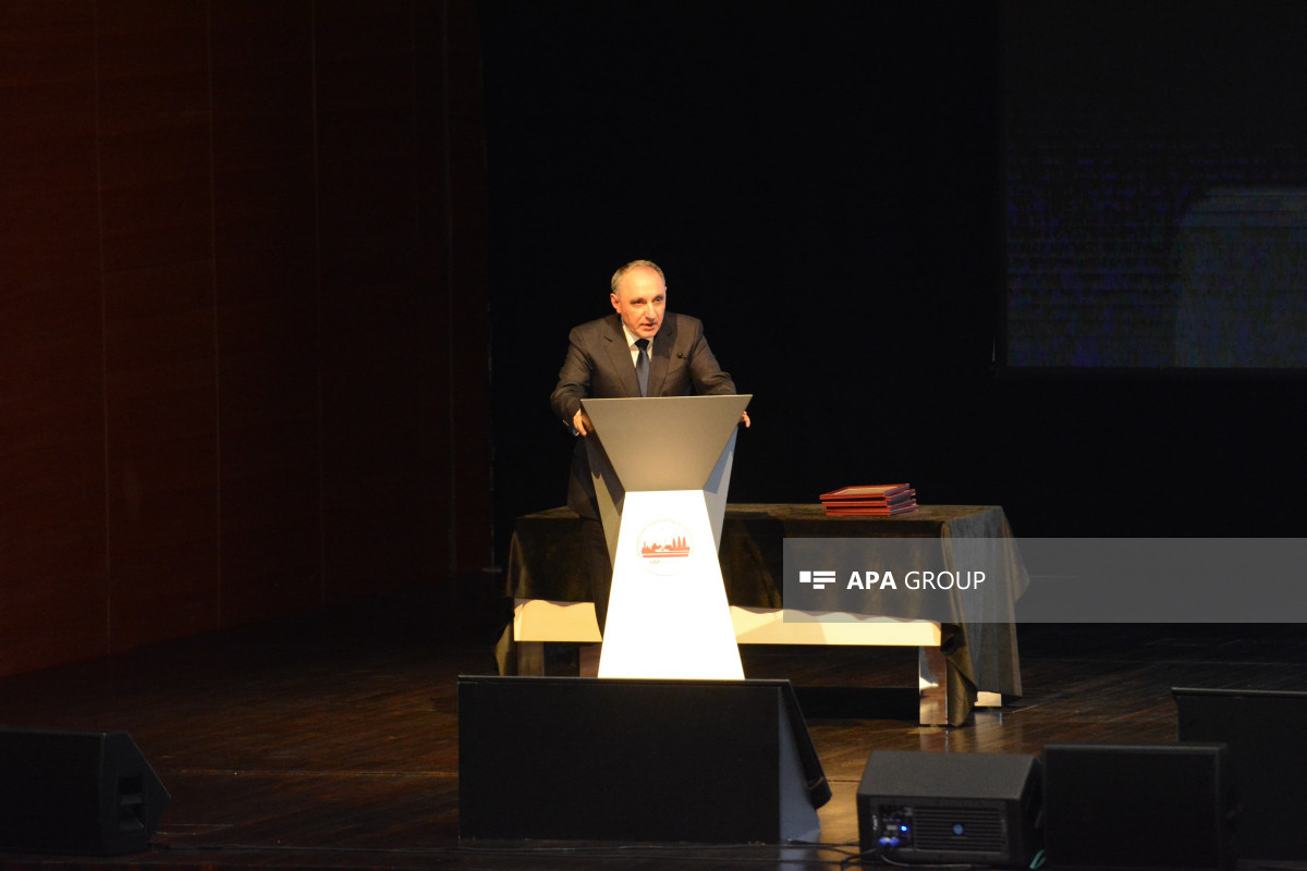 Kamran Əliyev prokurorluq əməkdaşlarını təltif edib