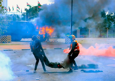 Keniyada etiraz aksiyalarında 8 nəfər ölüb, 400 nəfər yaralanıb