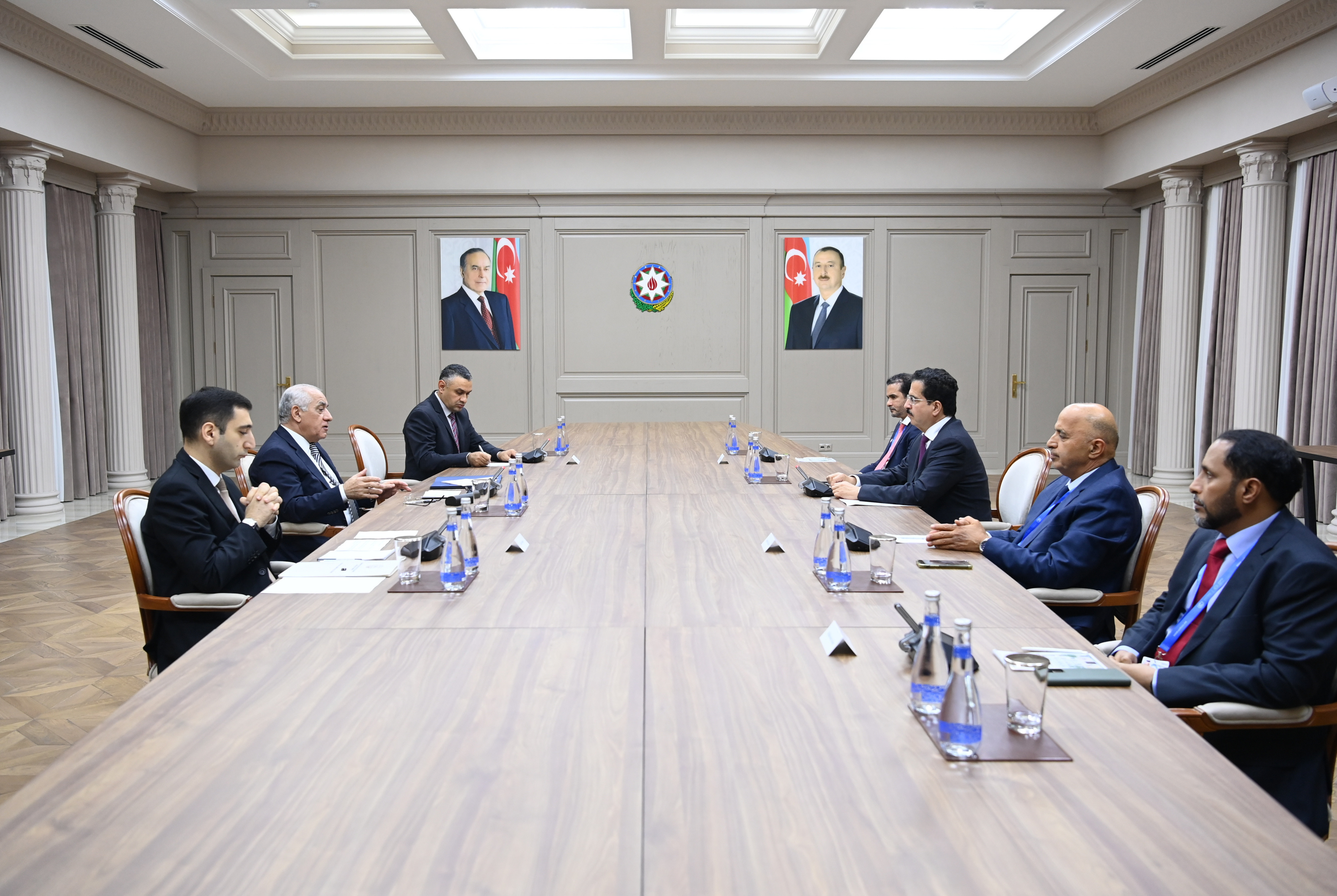 Əli Əsədov Ümumdünya Yaşıl İqtisadiyyat Təşkilatının sədri ilə görüşüb