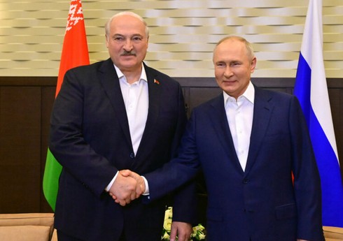 Lukaşenko mühüm məsələləri müzakirə etmək üçün Putinlə görüşməyi planlaşdırır