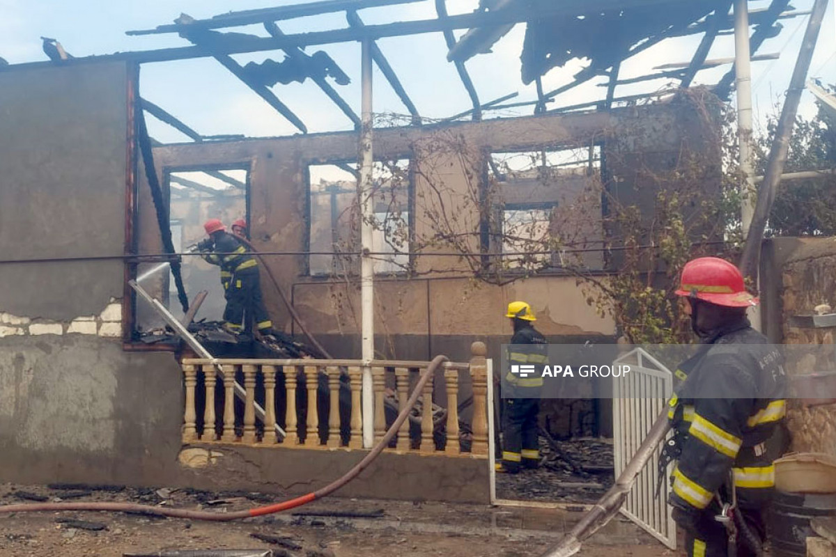 Şəmkirdə 3 otaqlı ev yanıb - FOTO