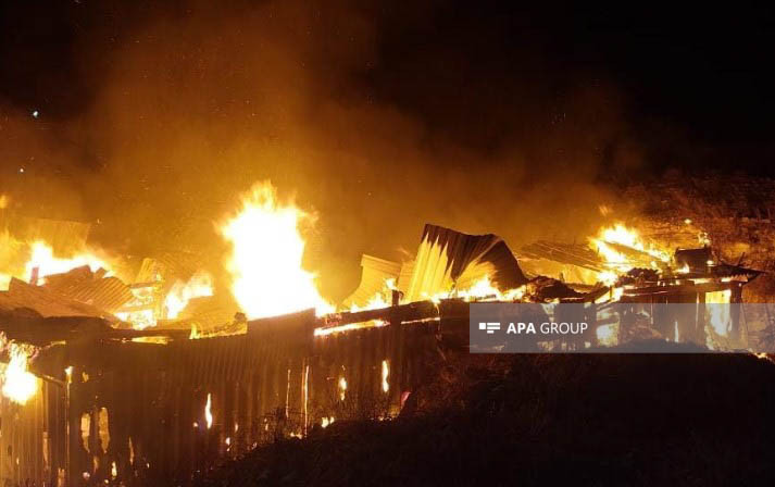 Şəmkirdə 4 otaqlı ev yanıb