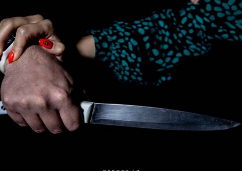 Şəmkirdə market işçisi olan qadın bıçaqlanıb